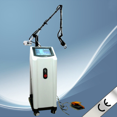 10600nm Ultrapulse Verwaarloosbare de Lasermachine van Co2 voor de Behandeling en de Pigmentatie van Acnelittekens